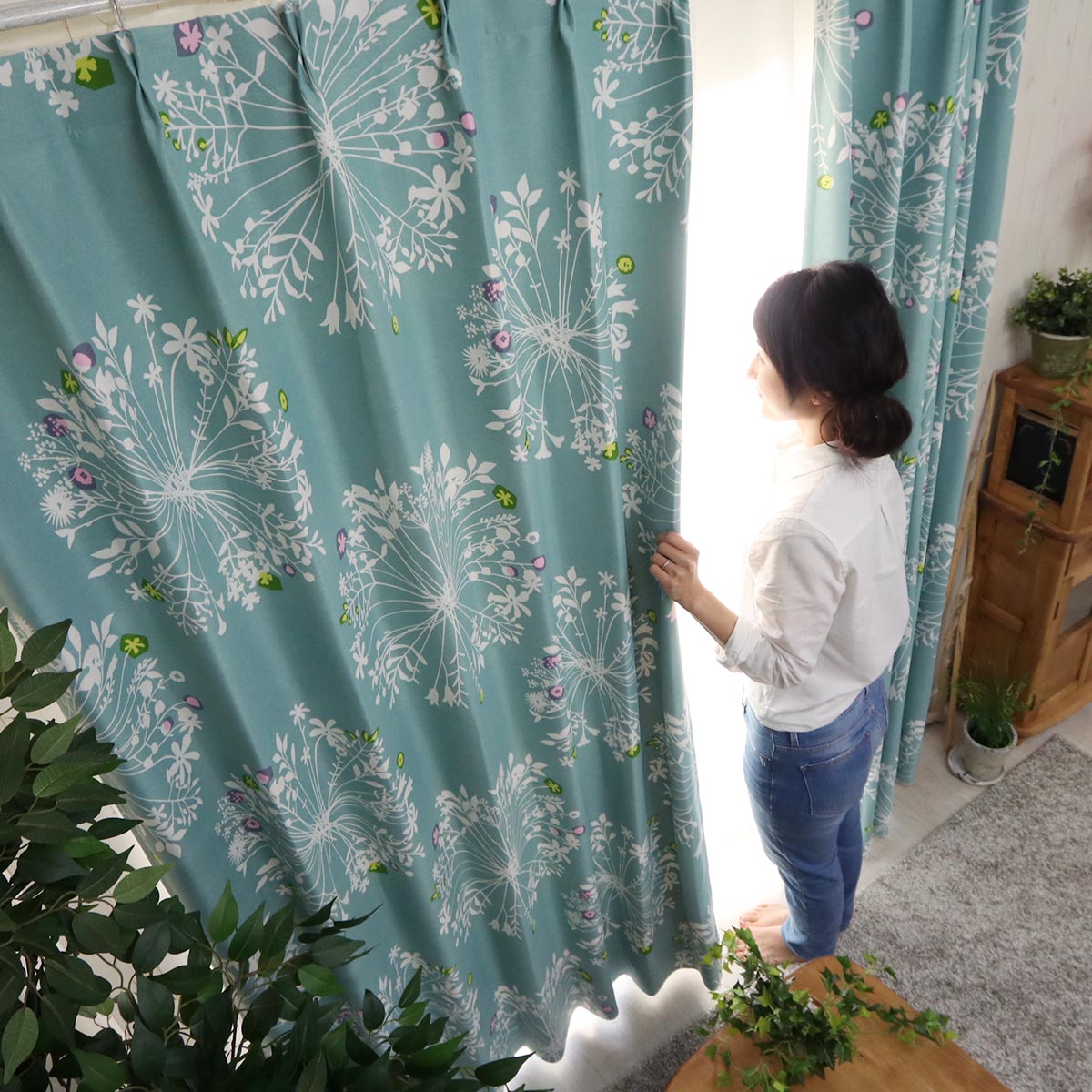カーテンの測り方はカーテンレールが基準 窓枠の採寸では不十分な理由 ラグ カーペット通販 びっくりカーペット