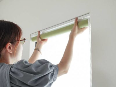 ロールスクリーンの天井付け