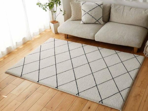 ウレタン入りの北欧デザインラグ『ロンバスプラス』