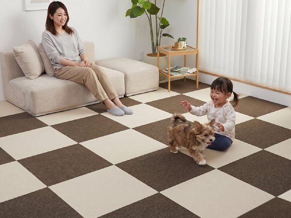防音・防炎機能付き！ペットや子供のいるご家庭に。手洗いもできる安心の日本製フリーカット滑り止め付きタイルカーペット『タフネ 50x50cm 8枚/16枚』