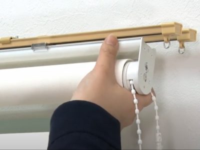 ロールスクリーンの取り付け