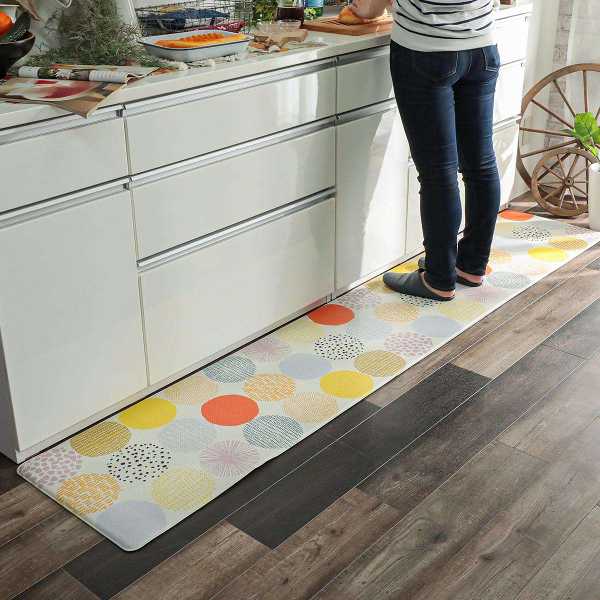 北欧デザインのおしゃれなキッチンマット8選！キッチンの床の汚れを 