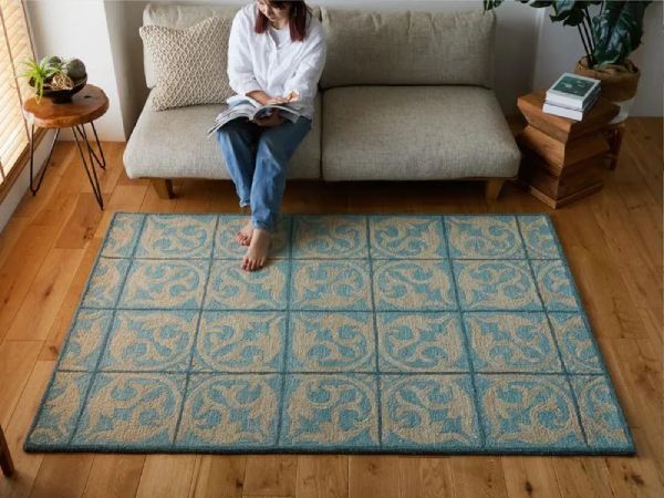 ウール100%のターコイズブルーのラグ