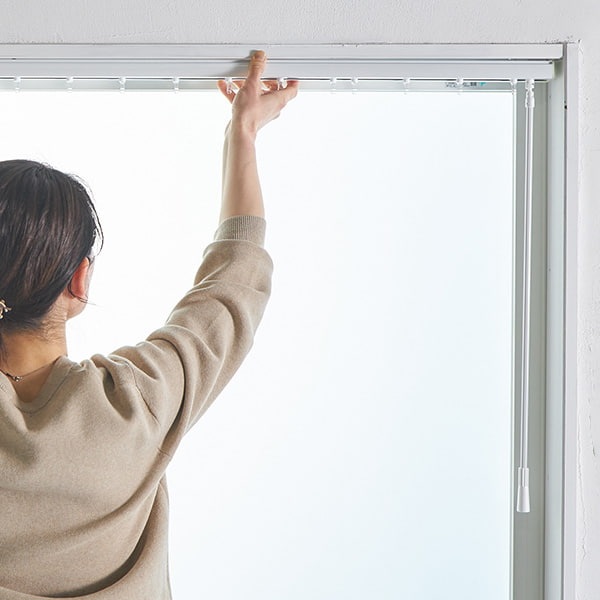 つっぱり式バーチカルブラインドを設置する方法2『木枠内に設置する』