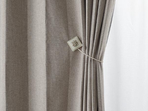 おしゃれなカーテン『クレスト　ベージュ』