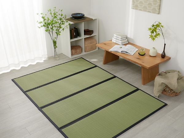 置き畳がしかれたリビング