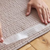 ラグやカーペットが滑