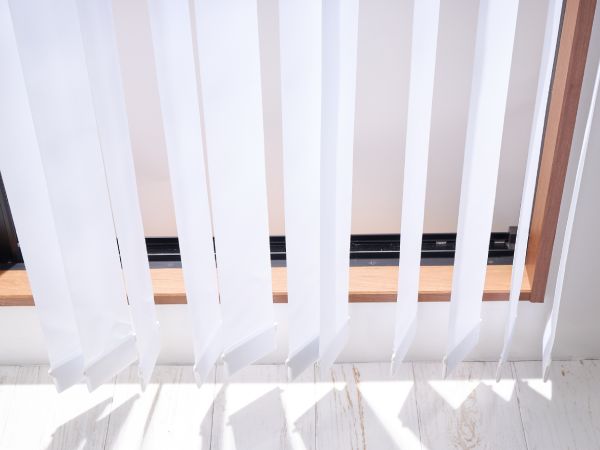 ボトムコードがない状態のバーチカルブラインド