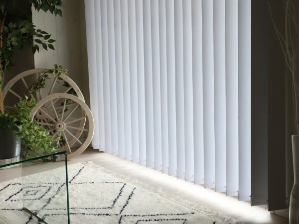 ボトムコードがついたバーチカルブラインド