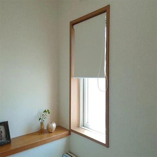 逆巻き仕様のロールスクリーン