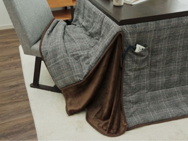 角が蛇腹になっているこたつ布団『ブランドン』