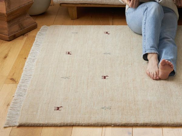 おしゃれなベージュのラグ