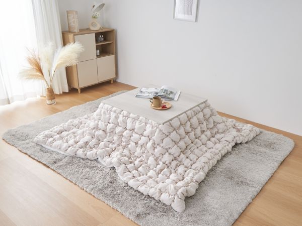 ぽこぽこデザインのこたつ布団『シュークリーム』