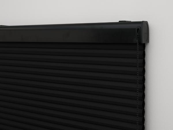 黒のハニカムスクリーン