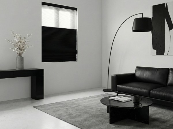 モノトーンカラーのおしゃれなツートンハニカムブラインド