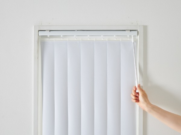 バーチカルブラインドのバトン操作