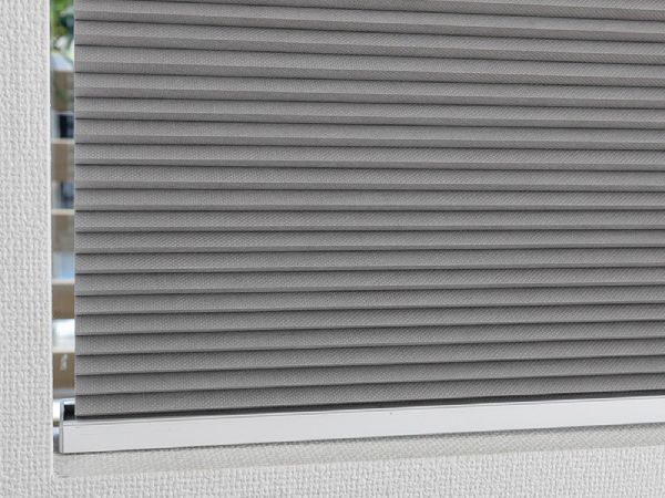 つっぱりハニカムスクリーンに発生する隙間